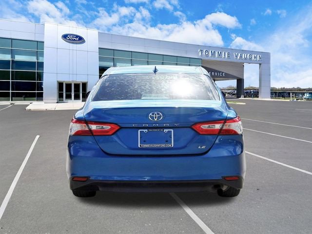 Used 2020 Toyota Camry LE image 3