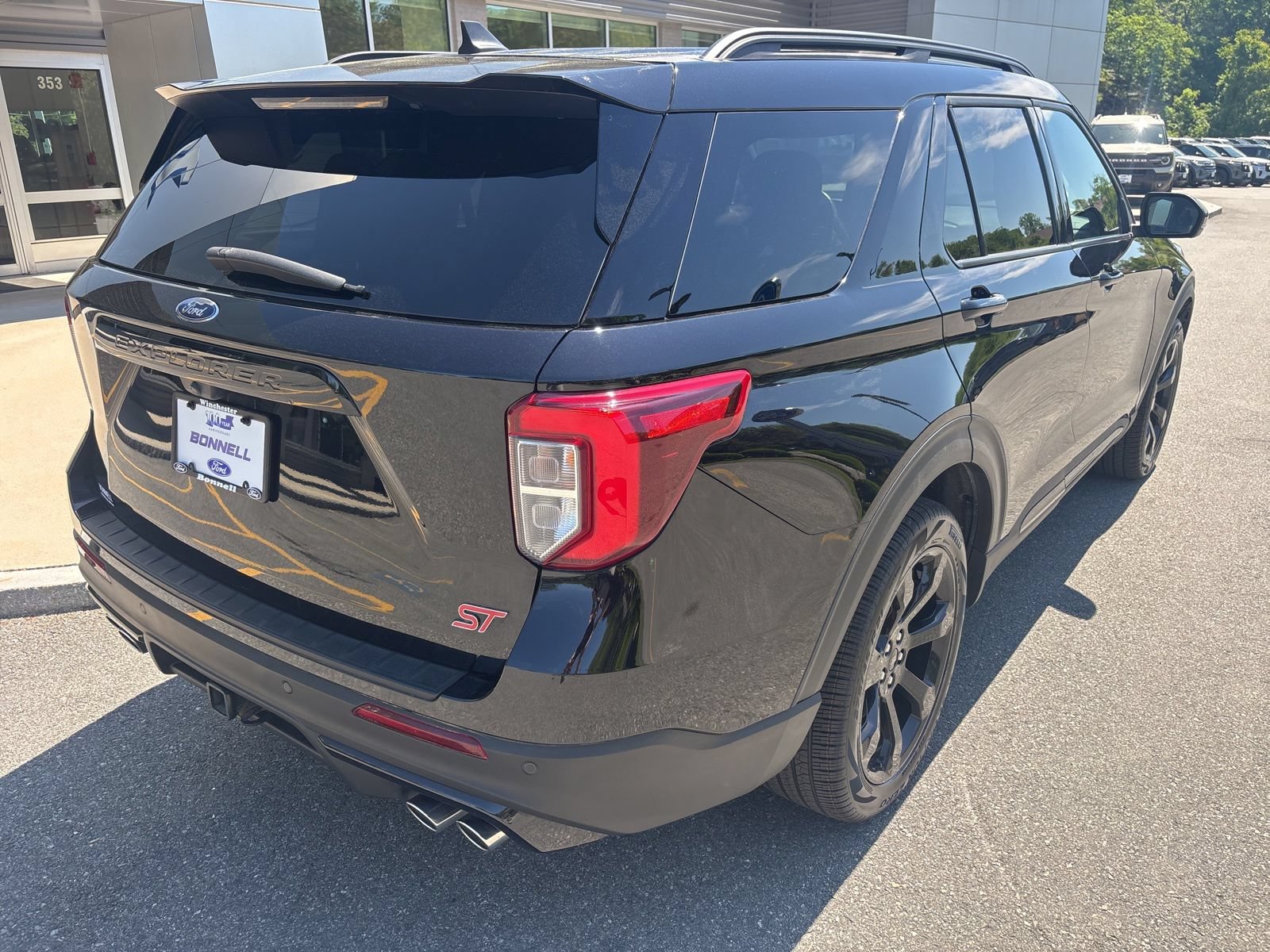 Used 2023 Ford Explorer ST w/ Equipment Group 401A AWD/4WD image 3