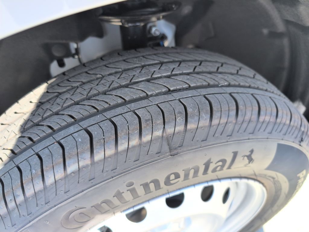 New 2026 Ford Maverick XL image 18