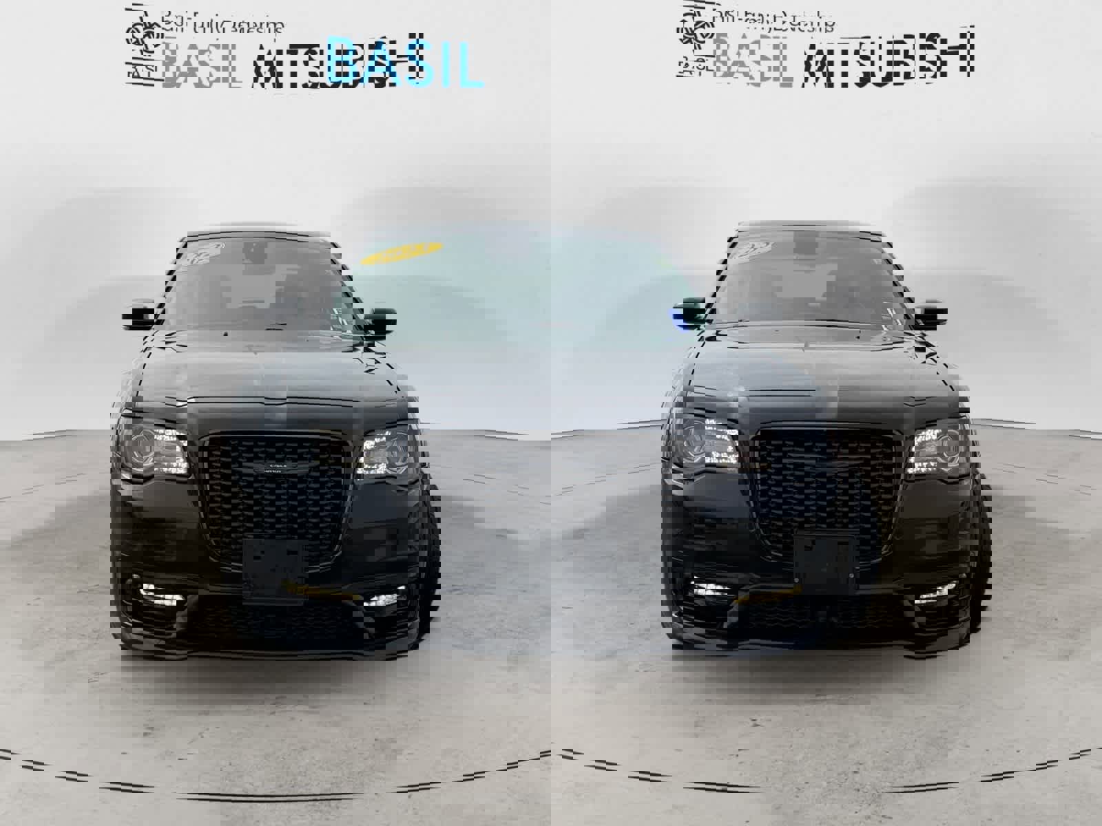 Used 2023 Chrysler 300 Touring L w/ Popular Equipment Group image 8