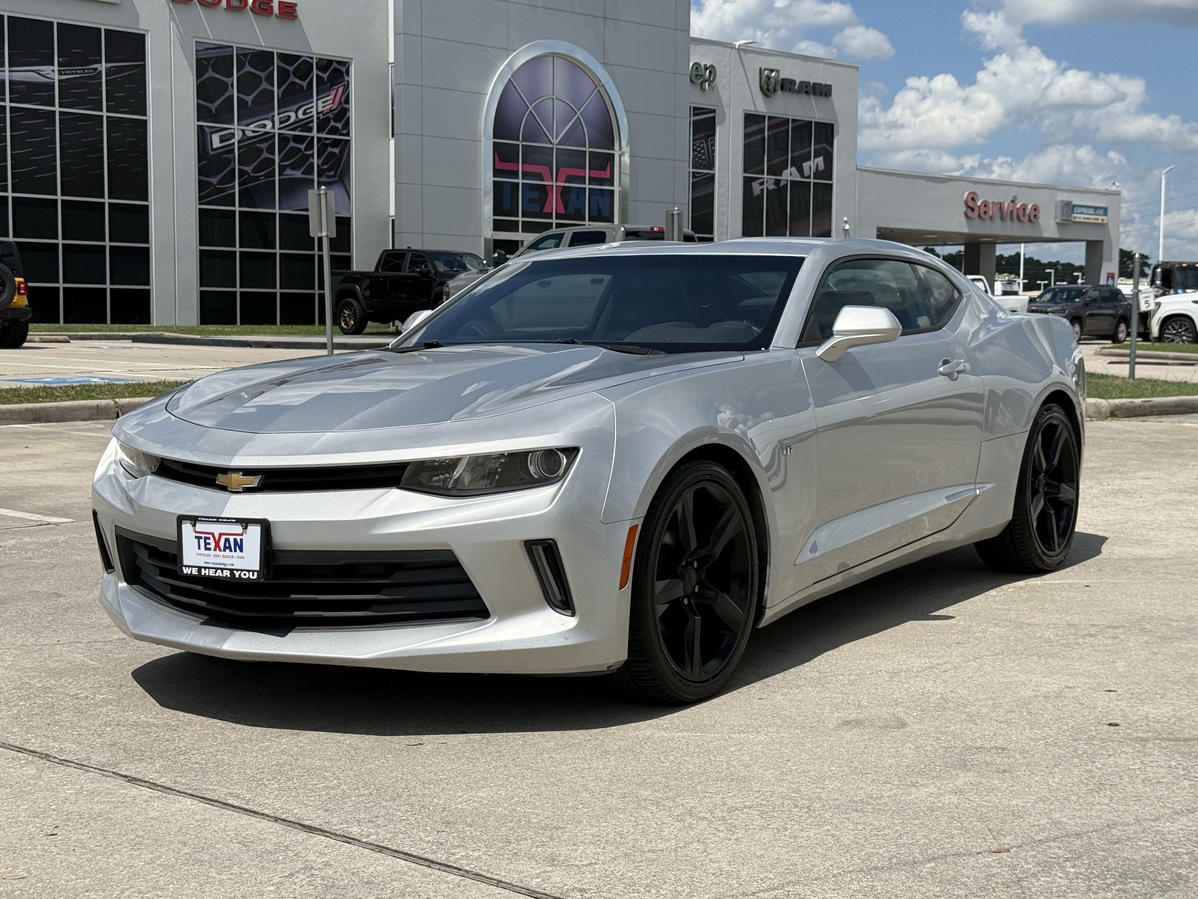 Used 2017 Chevrolet Camaro LT RWD image 9