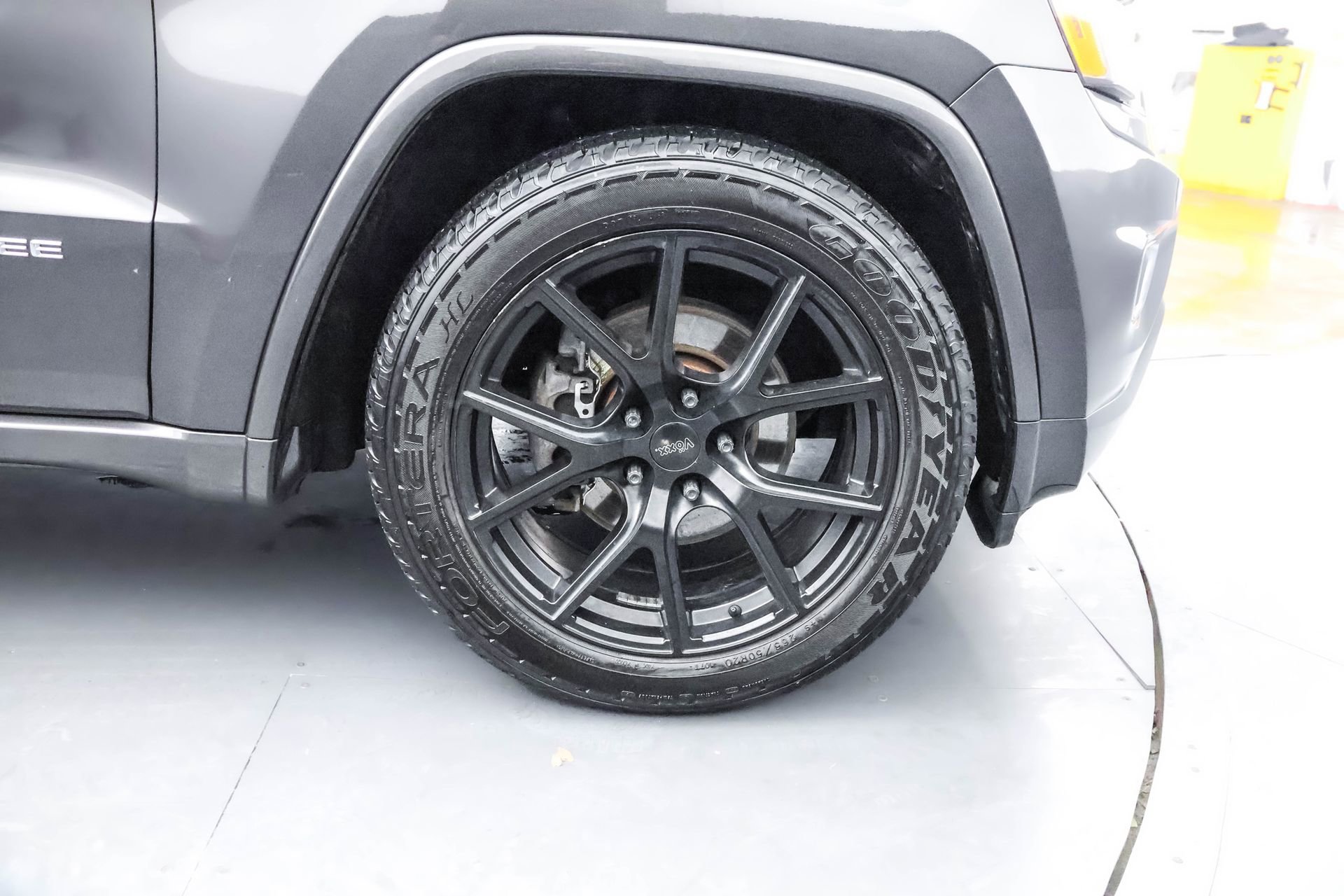 Used 2015 Jeep Grand Cherokee Overland w/ Advanced Technology Group image 40