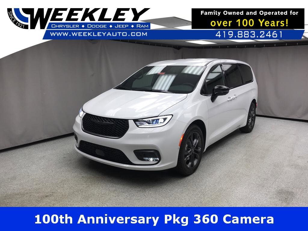 New 2026 Chrysler Pacifica Select image 1