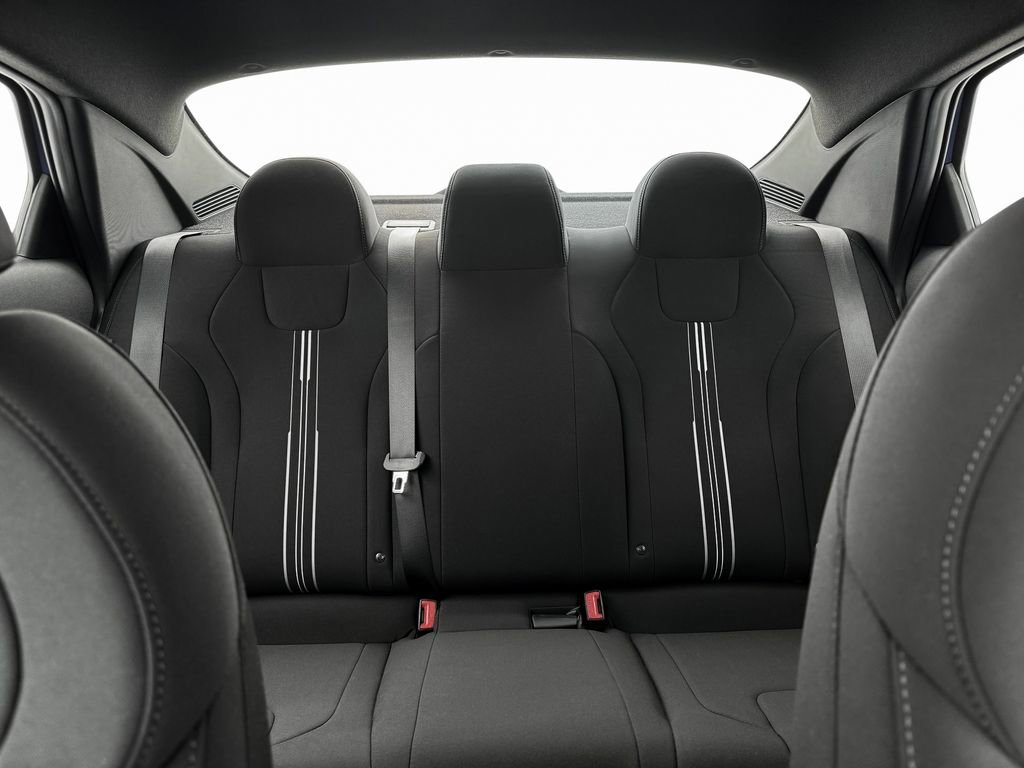 Used 2025 Hyundai Elantra Sport image 25