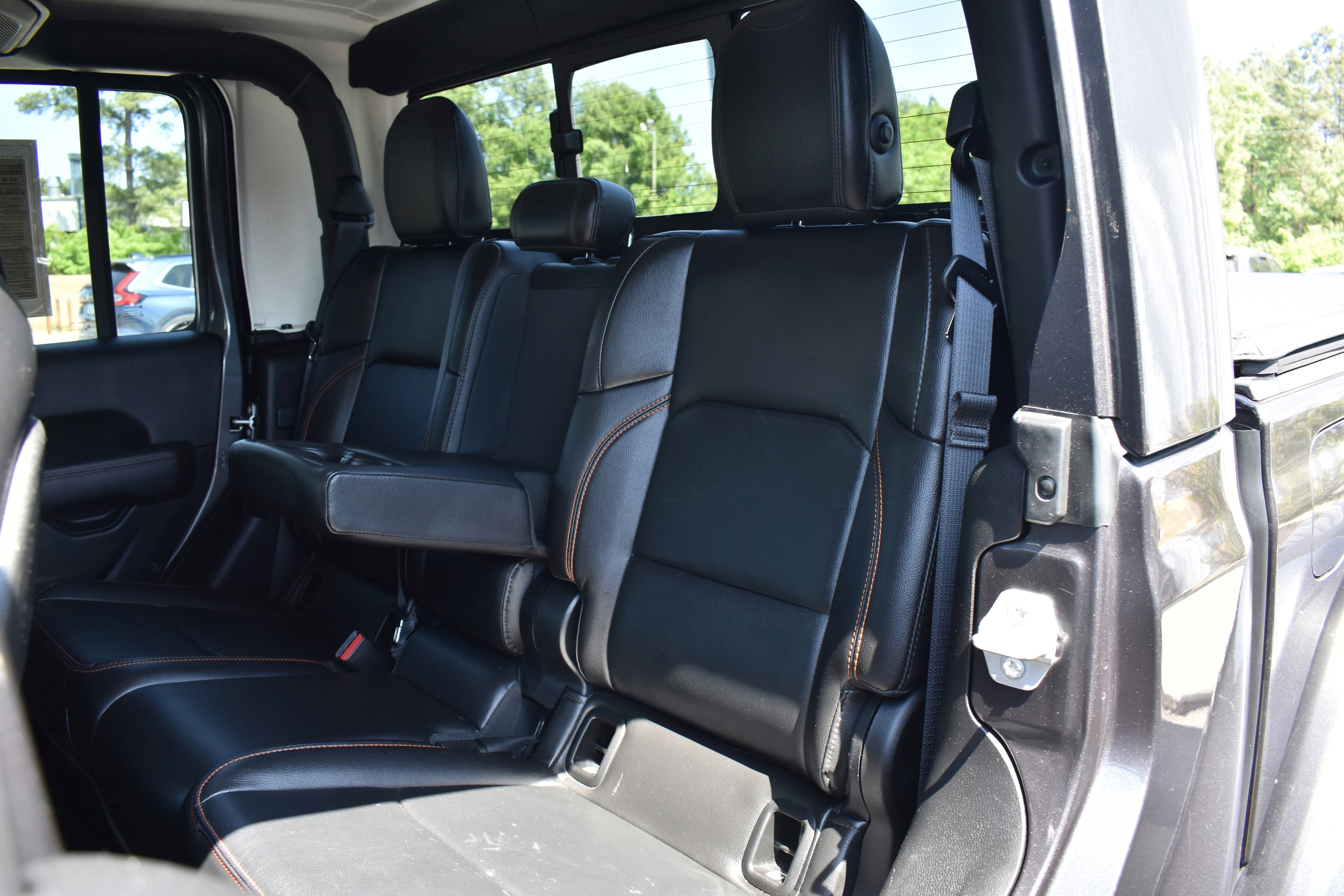 Used 2023 Jeep Gladiator Mojave w/ LED Lighting Group AWD/4WD image 25