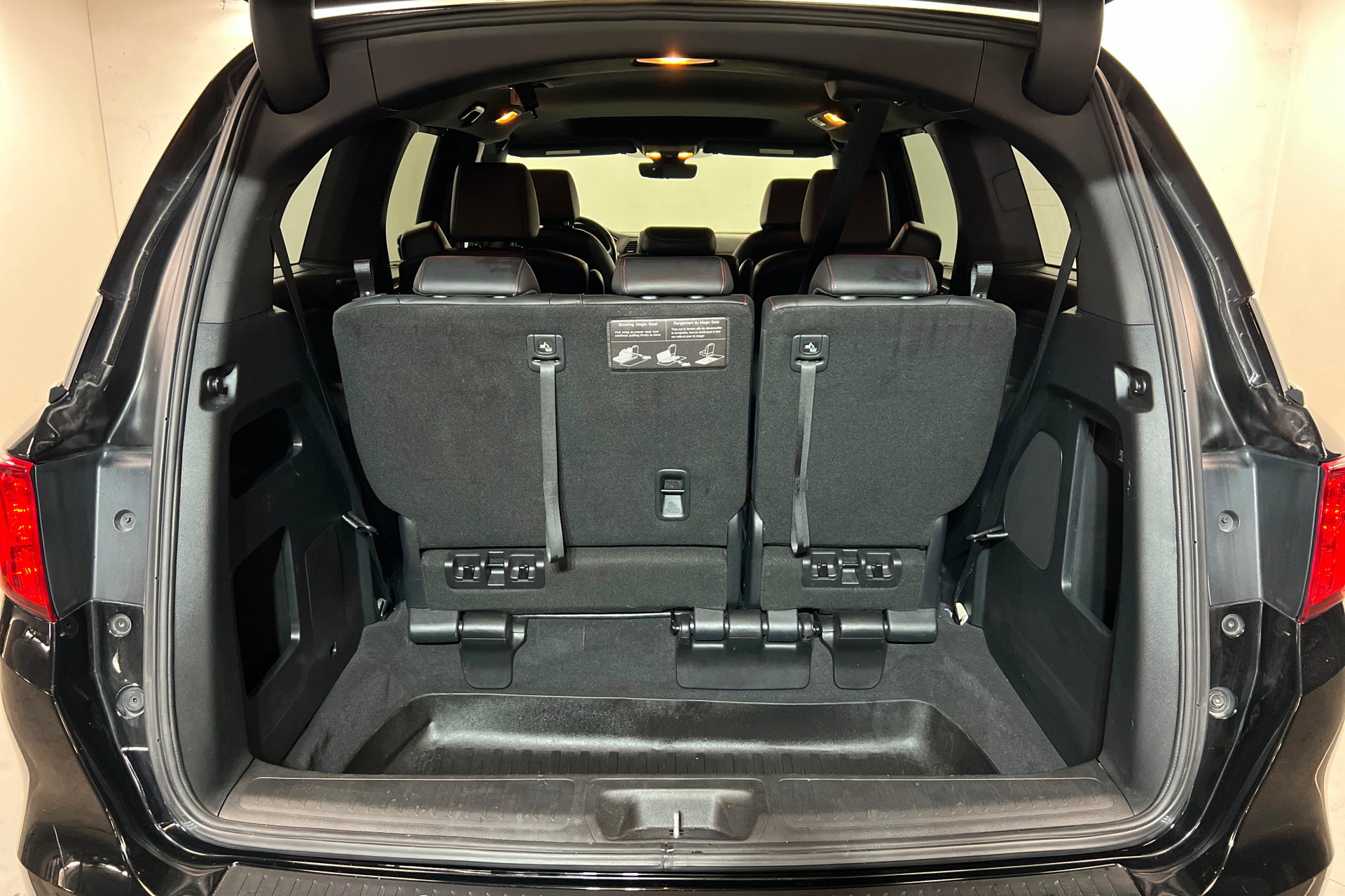 Used 2023 Honda Odyssey Sport image 23