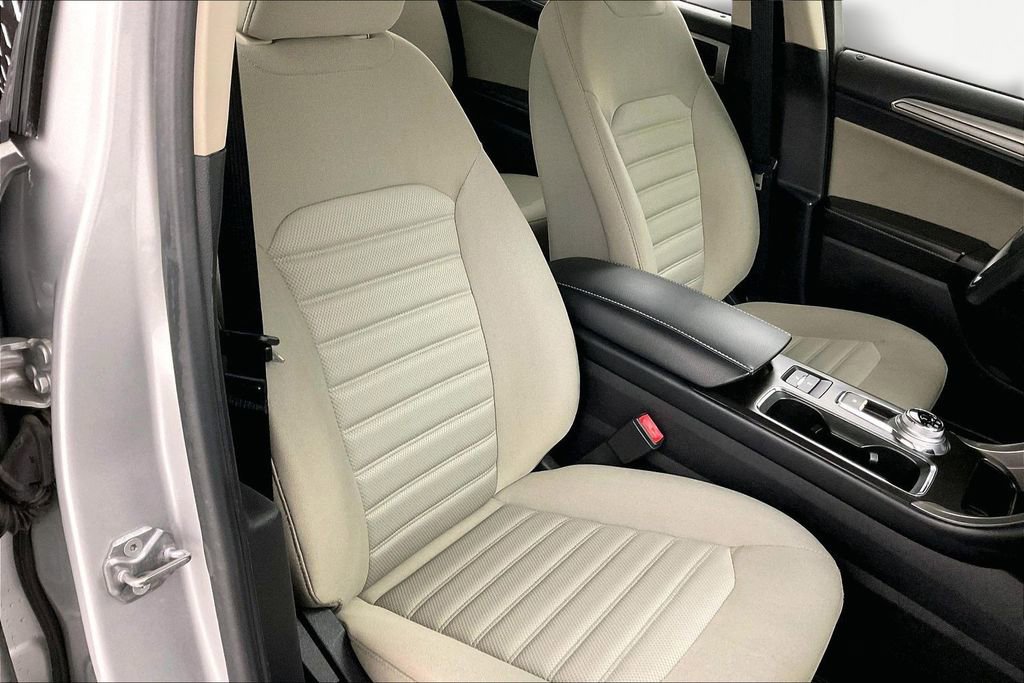 Used 2018 Ford Fusion S image 23