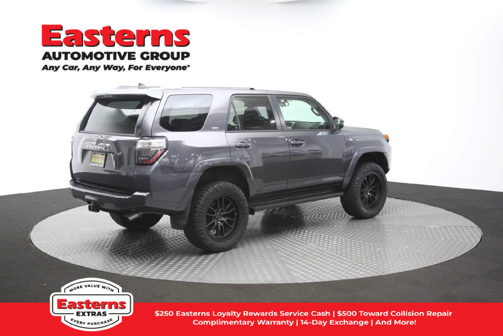 Used 2017 Toyota 4Runner SR5 AWD/4WD image 43