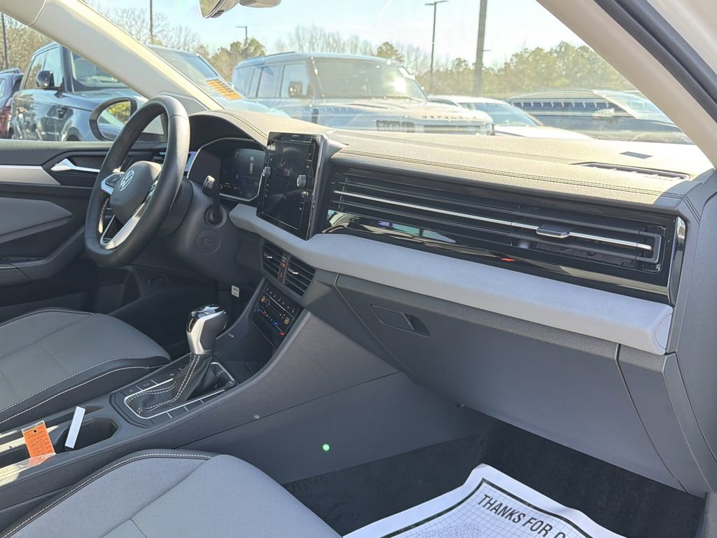 Used 2025 Volkswagen Jetta SE image 20