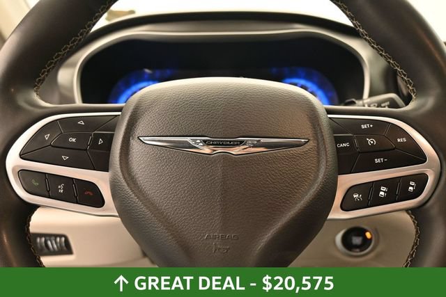 Used 2023 Chrysler Pacifica Touring-L FWD image 32