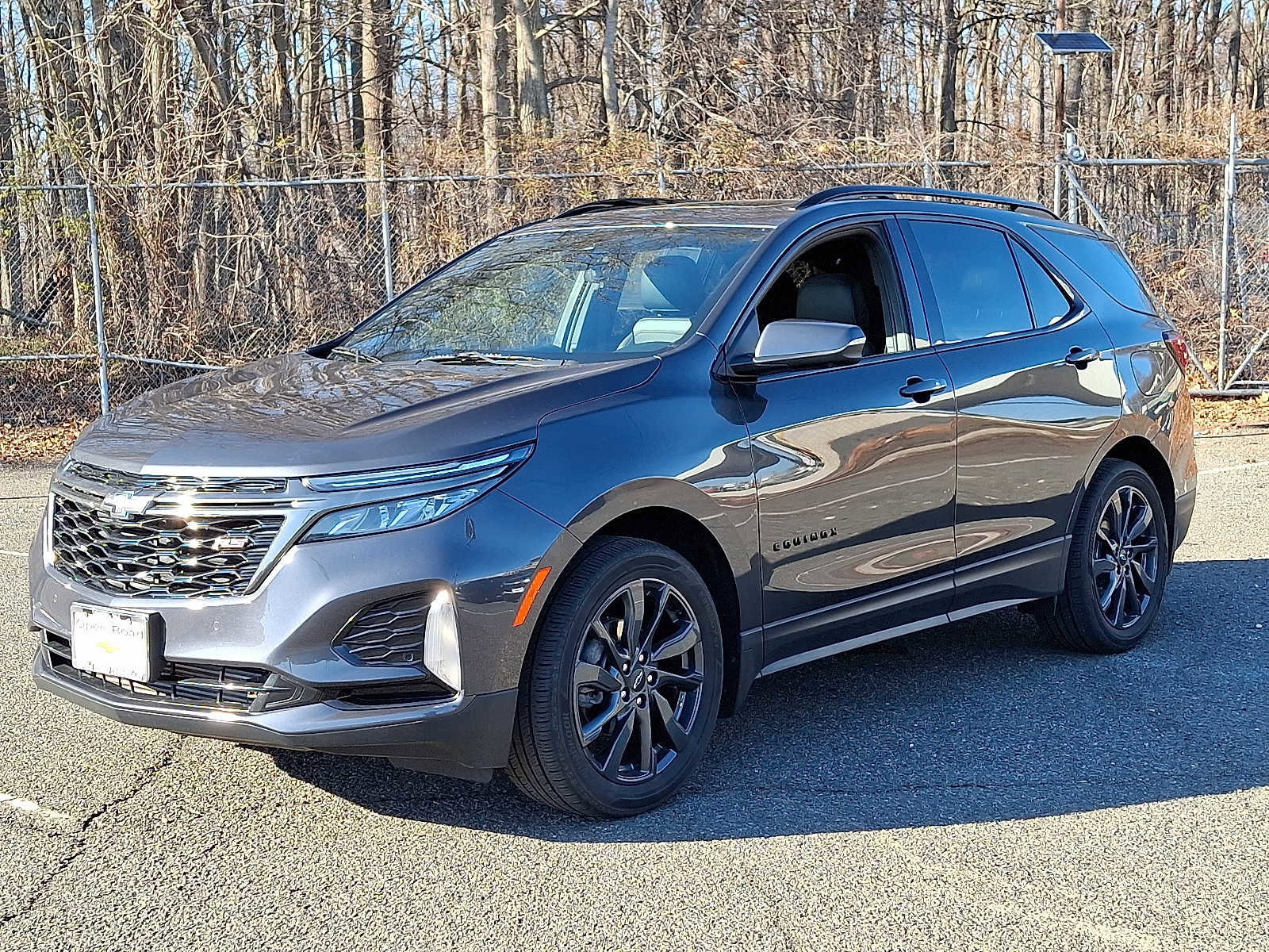 Used 2023 Chevrolet Equinox RS w/ RS Leather Package image 3