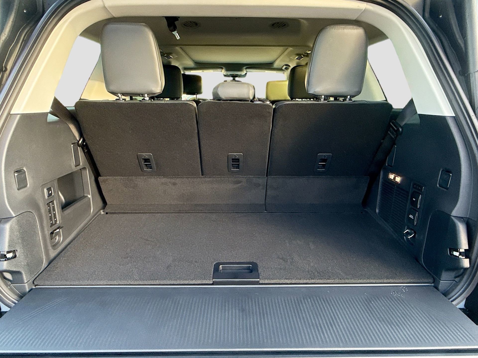 New 2025 Ford Expedition Active image 33
