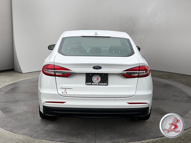 Used 2020 Ford Fusion SE FWD image 6
