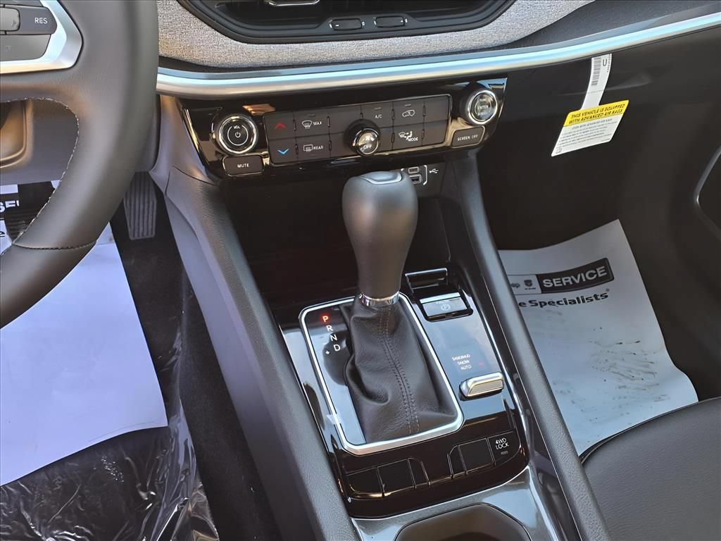 New 2026 Jeep Compass Latitude AWD/4WD image 6