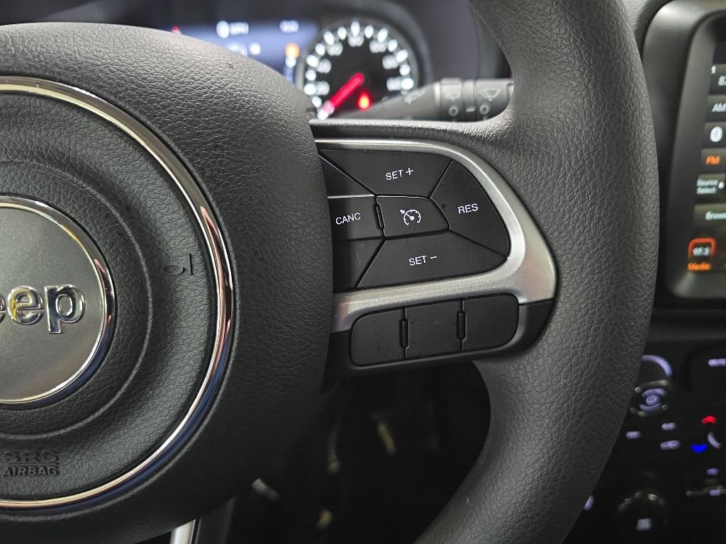 Used 2023 Jeep Renegade Latitude AWD/4WD image 21