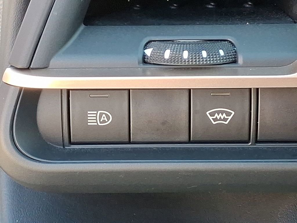 Used 2023 Toyota Crown XLE image 29