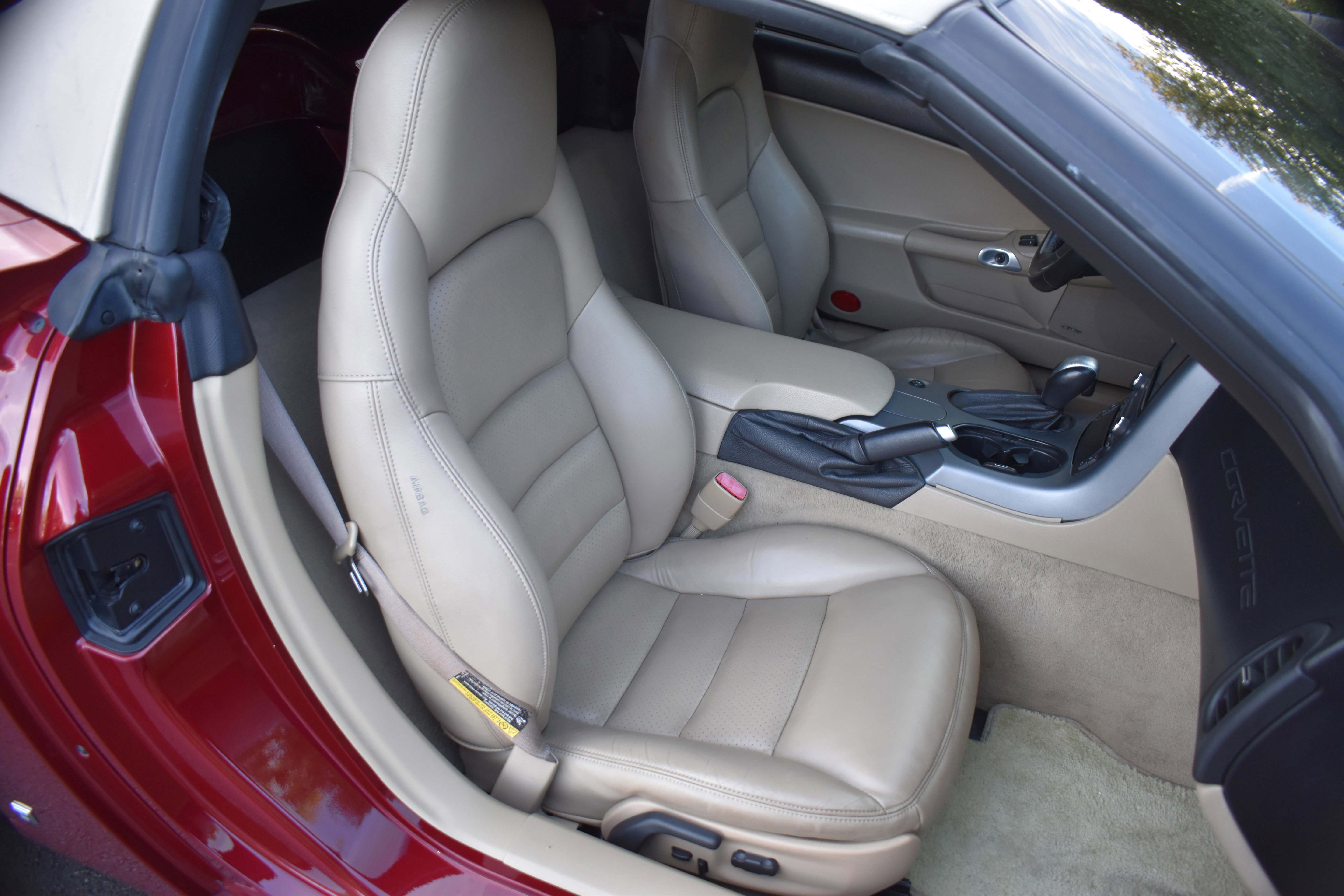 Used 2006 Chevrolet Corvette Convertible w/ Preferred Equipment Group image 23