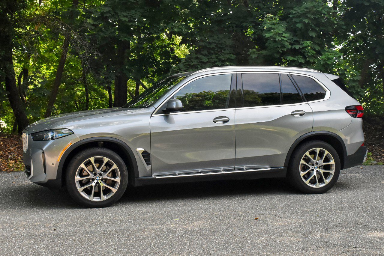 Used 2024 BMW X5 sDrive40i RWD image 3