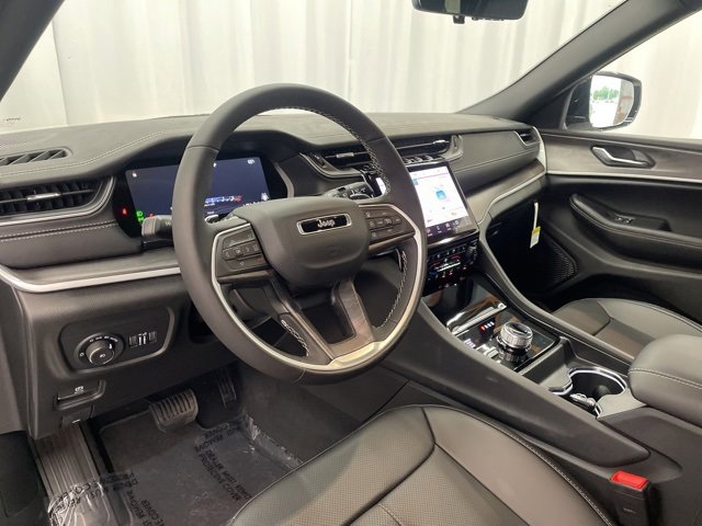 New 2025 Jeep Grand Cherokee L Limited w/ Luxury Tech Group II image 10
