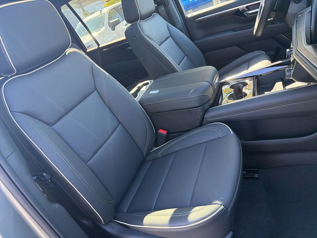 New 2026 Chevrolet Suburban Premier image 24