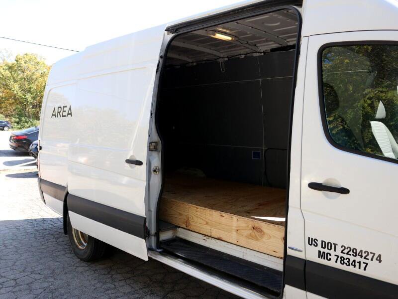 Used 2010 Mercedes-Benz Sprinter 3500 image 11