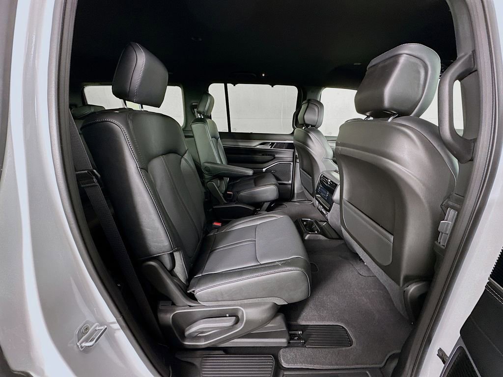 New 2026 Jeep Grand Wagoneer Limited w/ Convenience Group I image 35