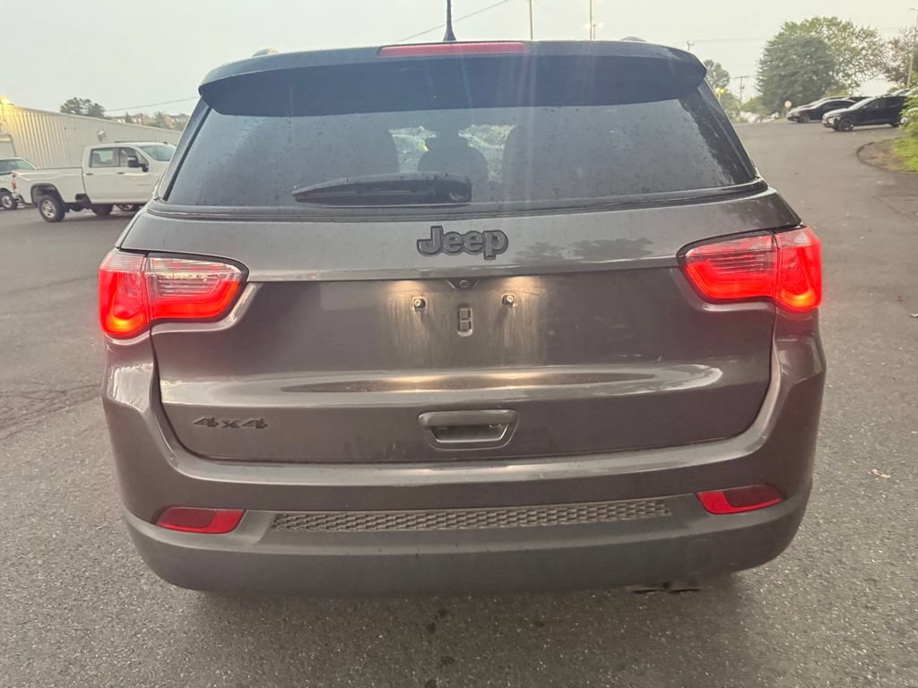 Used 2020 Jeep Compass Latitude AWD/4WD image 5