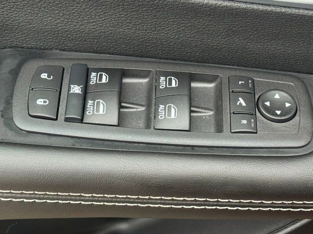 New 2026 Chrysler Pacifica Limited w/ S Appearance Package image 11