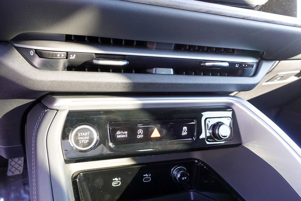 New 2025 Audi Q5 Premium Plus image 23