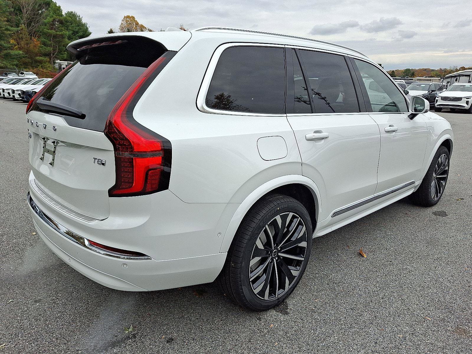 New 2026 Volvo XC90 T8 Plus w/ Protection Package Premier image 4