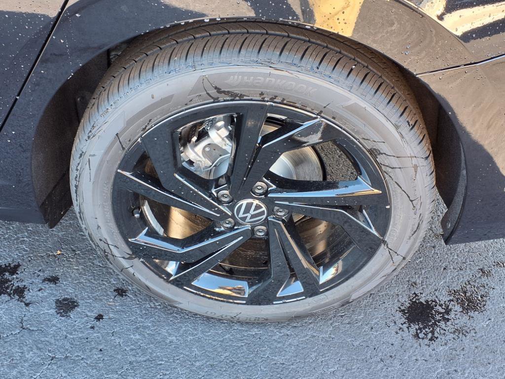 New 2025 Volkswagen Jetta SE image 11