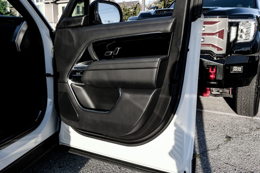 Used 2022 Land Rover Range Rover SE image 40