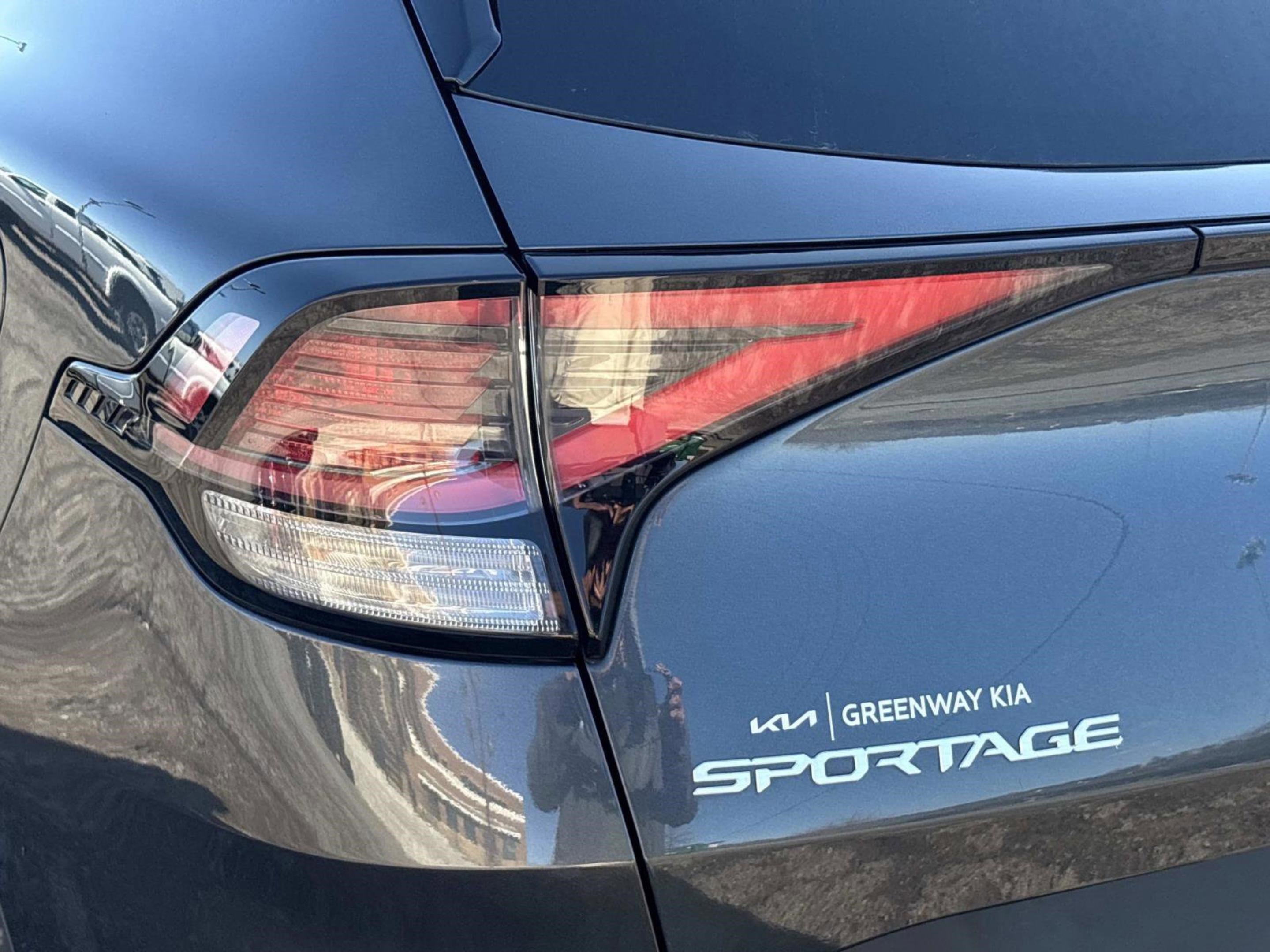 Used 2024 Kia Sportage LX image 11