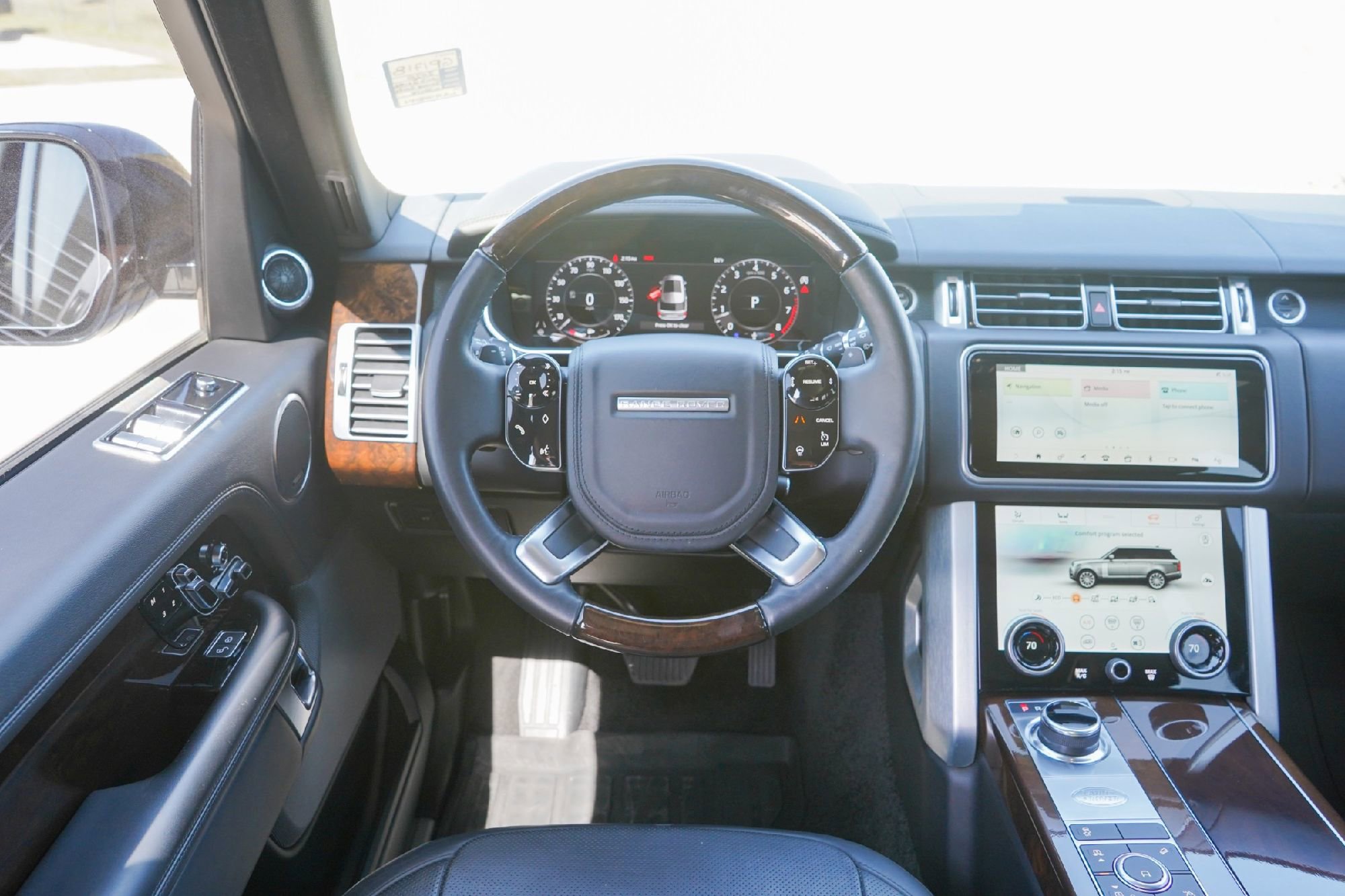 Used 2020 Land Rover Range Rover HSE image 22