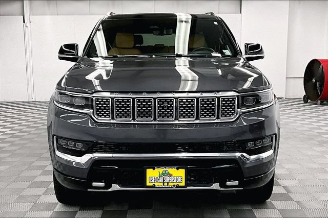 Used 2025 Jeep Grand Wagoneer L Series III w/ Rear-Seat Entertainment Group AWD/4WD image 4