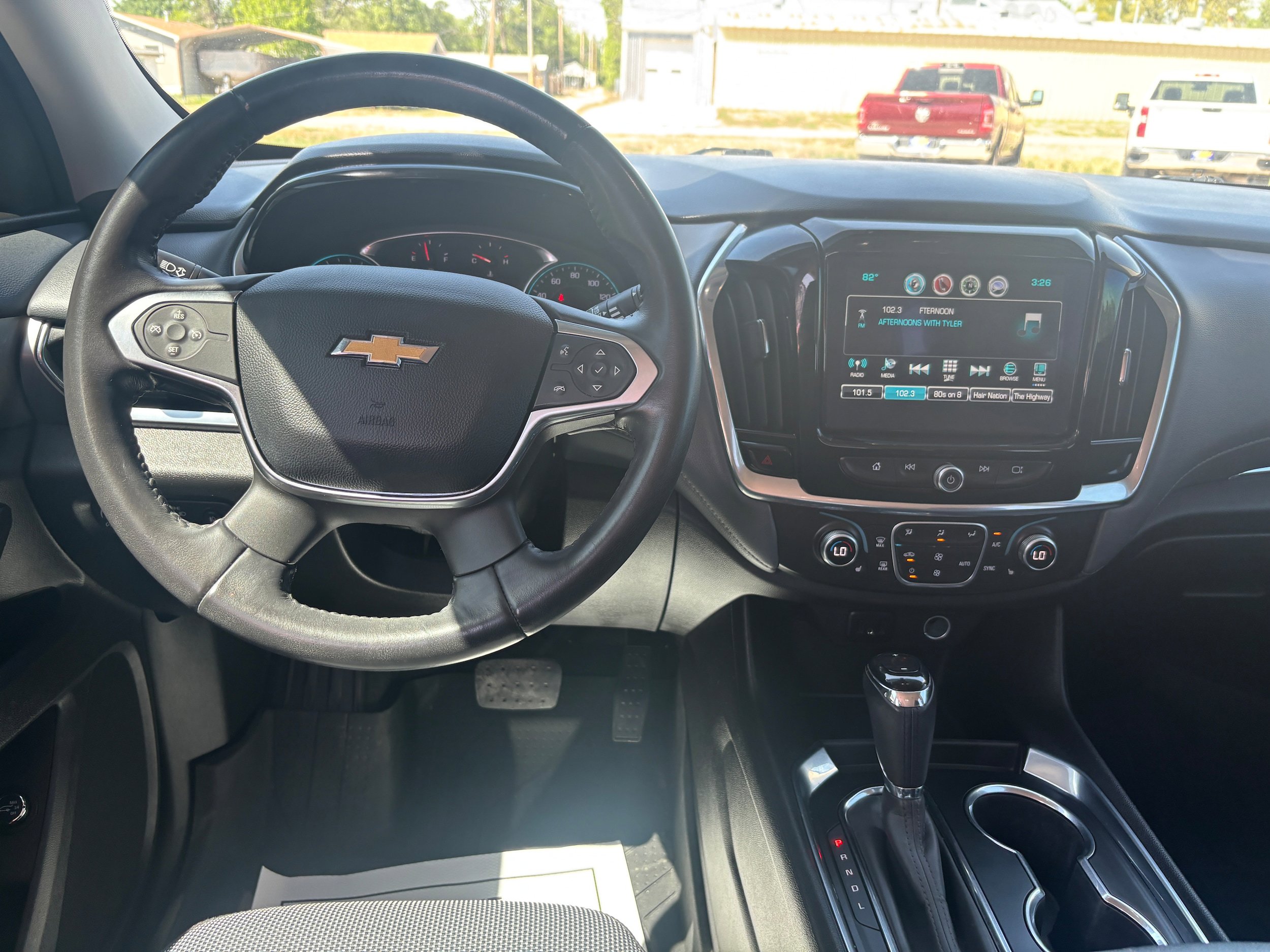 Used 2018 Chevrolet Traverse LT w/ LPO, Floor Liner Package AWD/4WD image 16