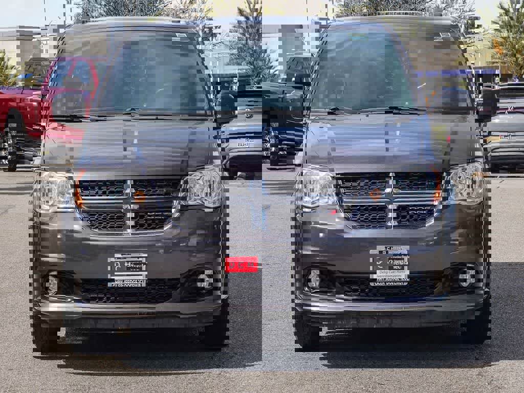 Certified 2019 Dodge Grand Caravan SXT image 2