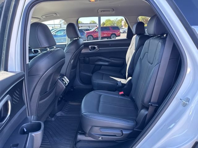 Used 2023 Kia Sorento EX AWD/4WD image 14