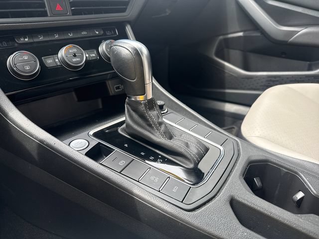 Used 2019 Volkswagen Jetta R-Line w/ R-Line Cold Weather Package FWD image 16
