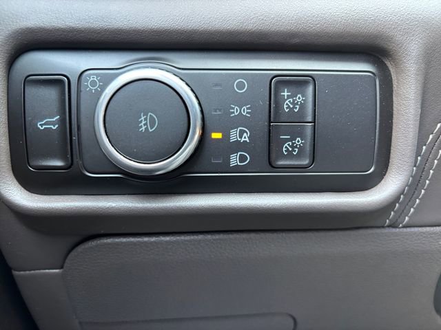 Certified 2023 Ford Explorer Platinum w/ Technology Package image 17