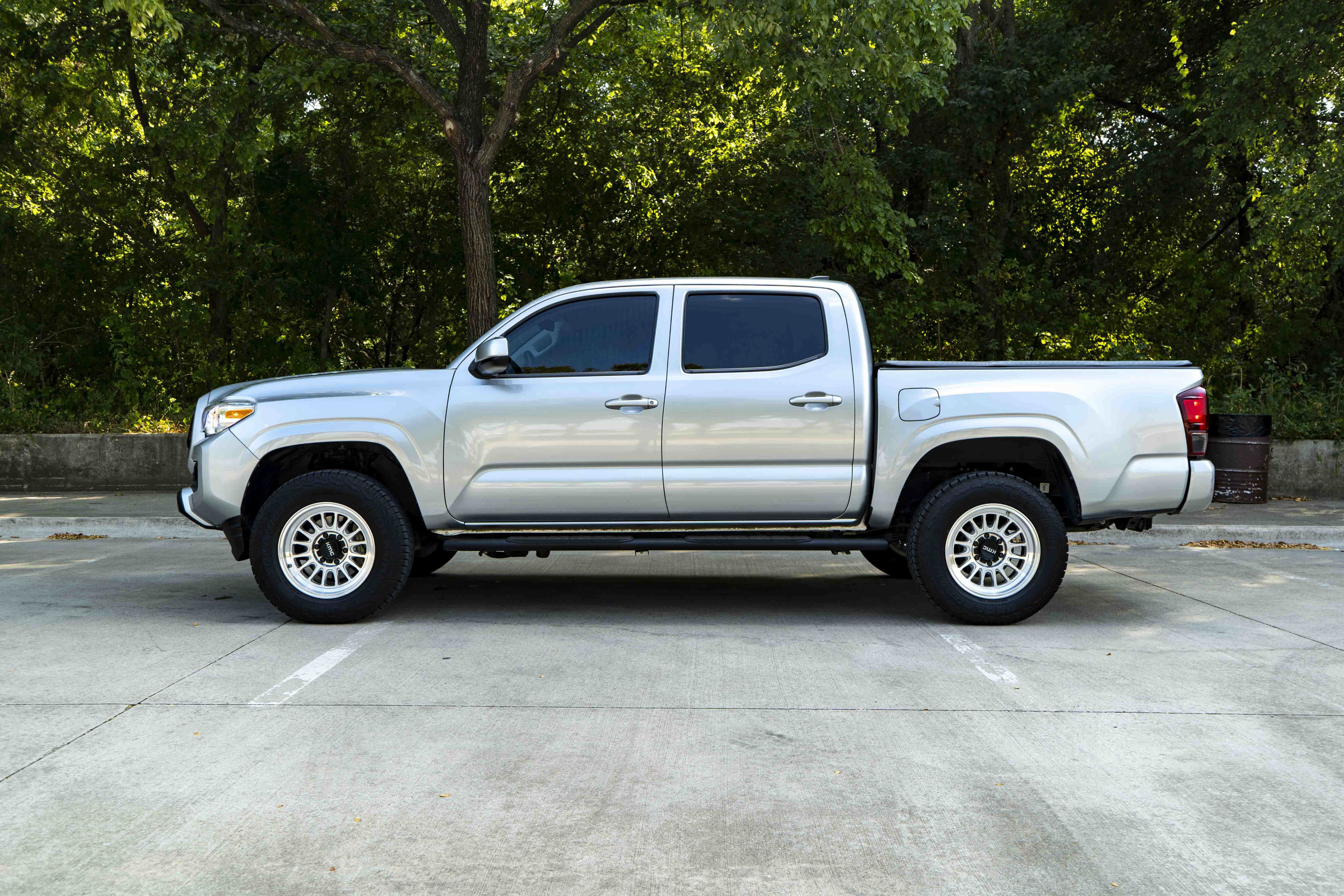 Used 2023 Toyota Tacoma SR AWD/4WD image 6