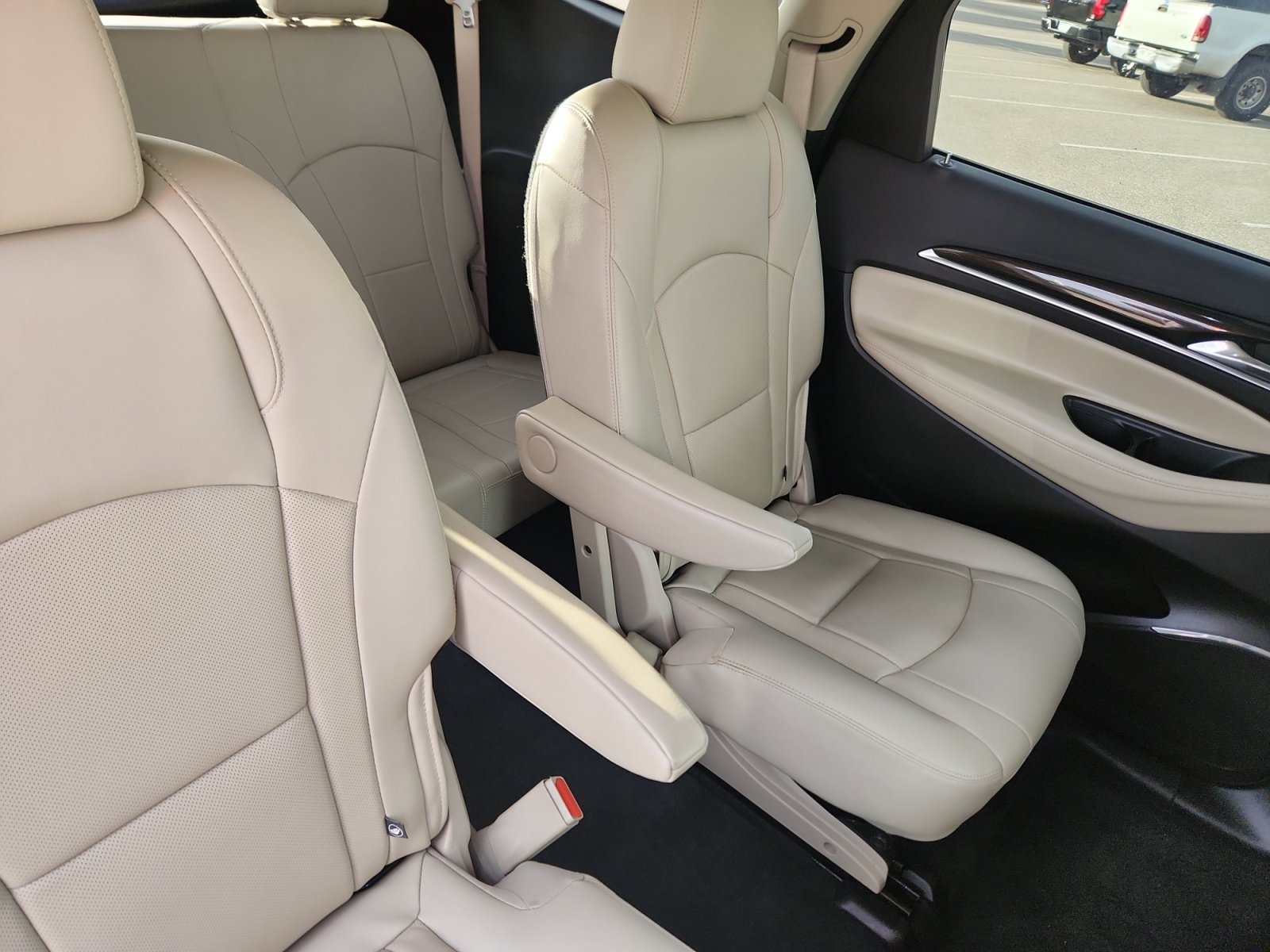 Used 2019 Buick Enclave Essence image 19