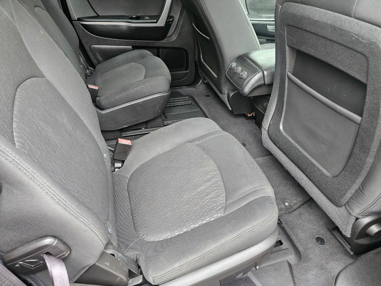 Used 2012 GMC Acadia SLE image 19