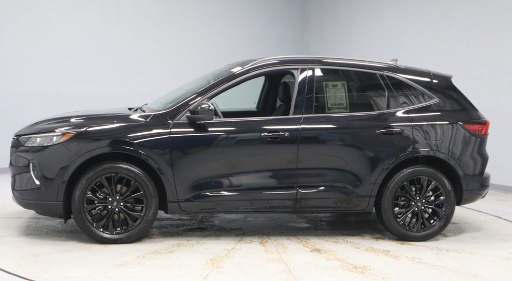 Used 2023 Ford Escape ST-Line Elite w/ Premium Technology Package AWD/4WD image 8