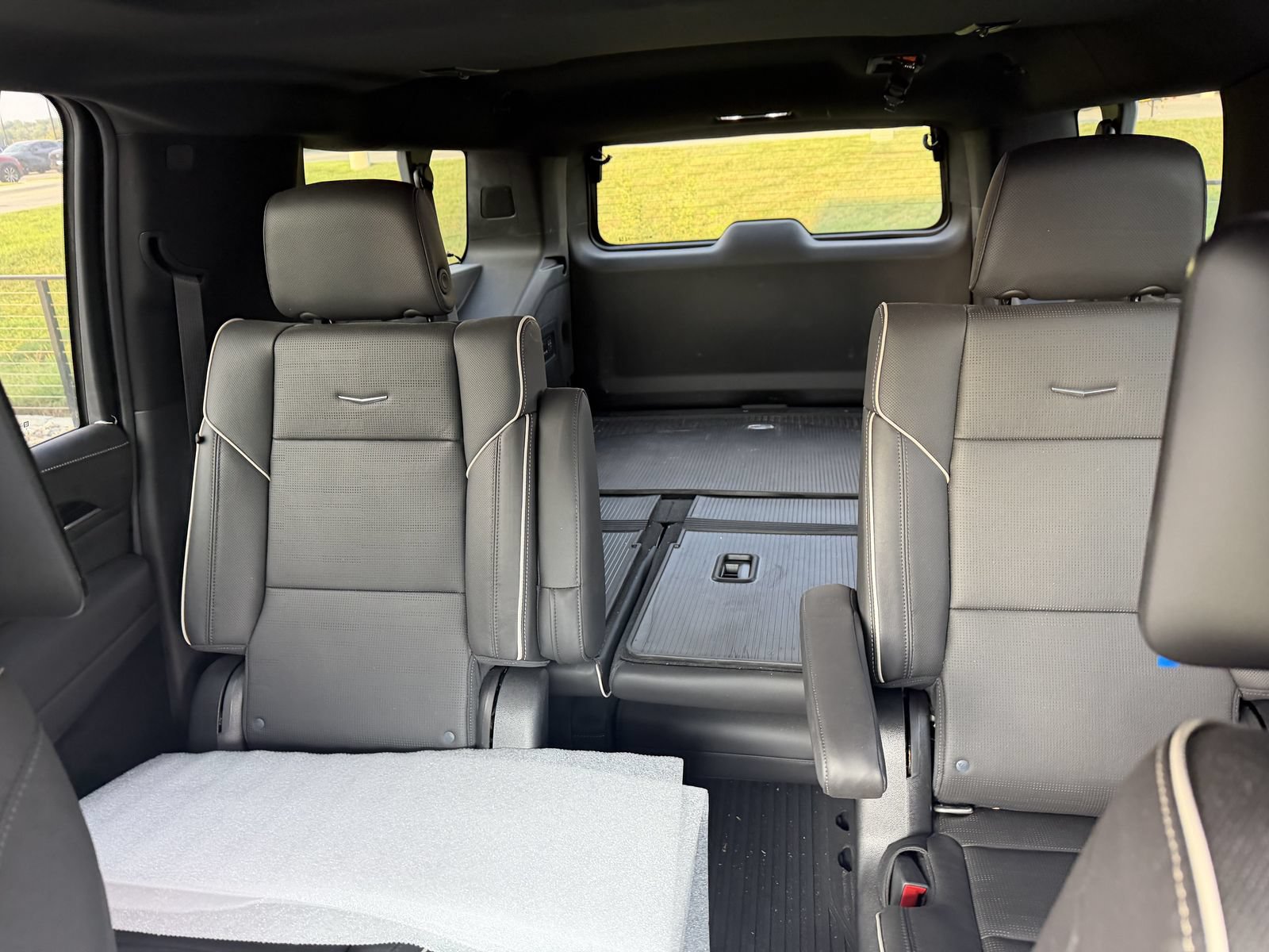 Used 2021 Cadillac Escalade ESV Sport w/ Driver Assist Tech Package AWD/4WD image 6
