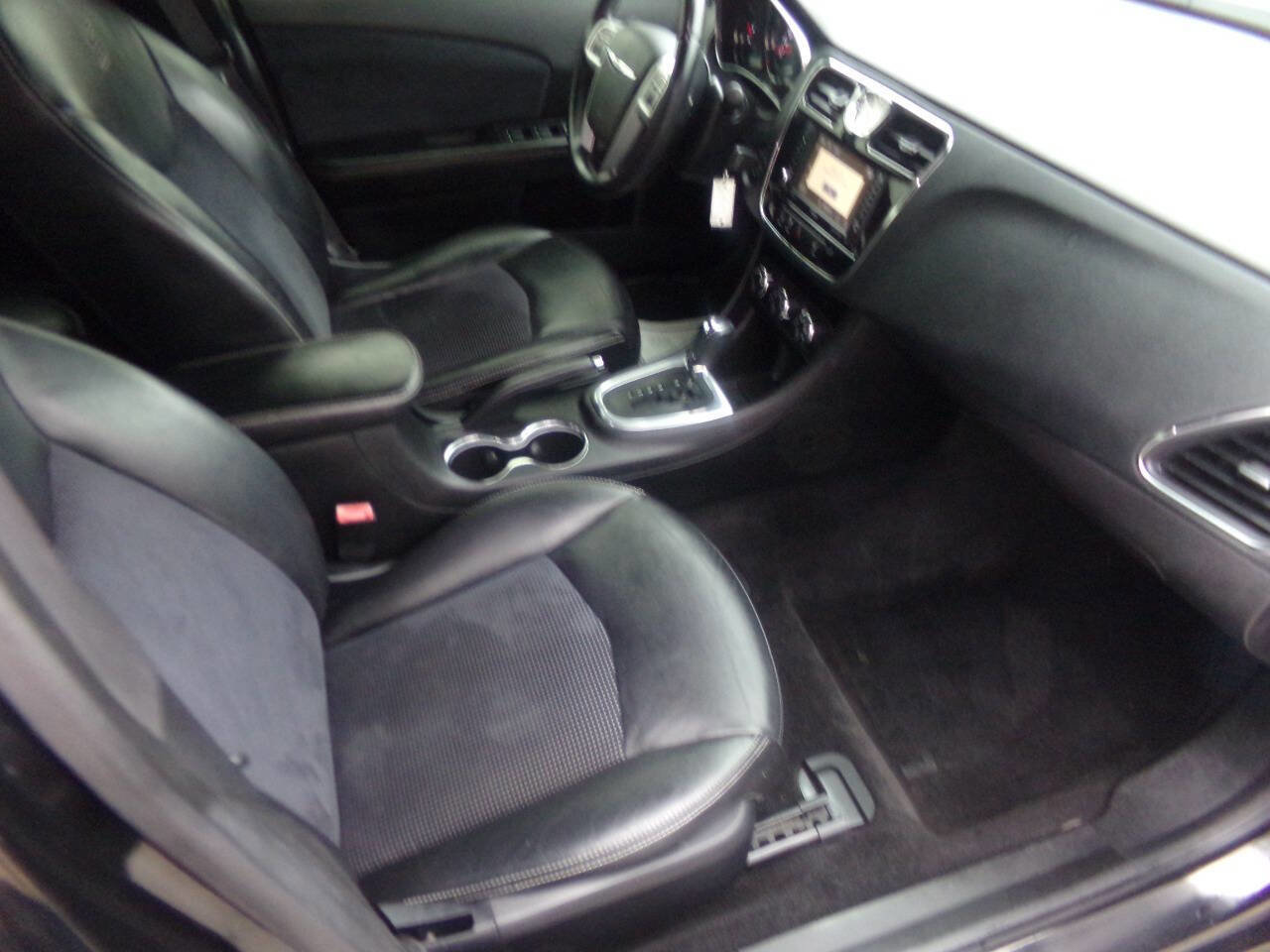 Used 2014 Chrysler 200 Limited w/ Sun/Sound Group FWD image 31