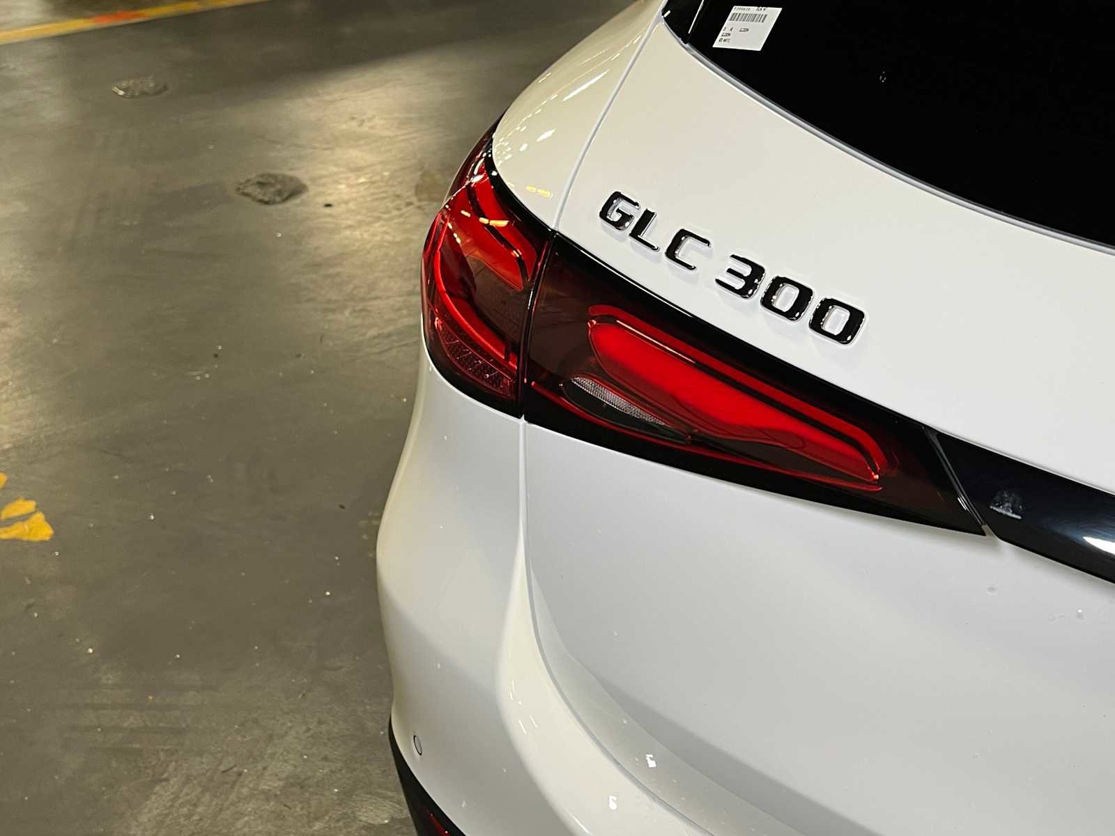 Used 2025 Mercedes-Benz GLC 300 4MATIC image 14