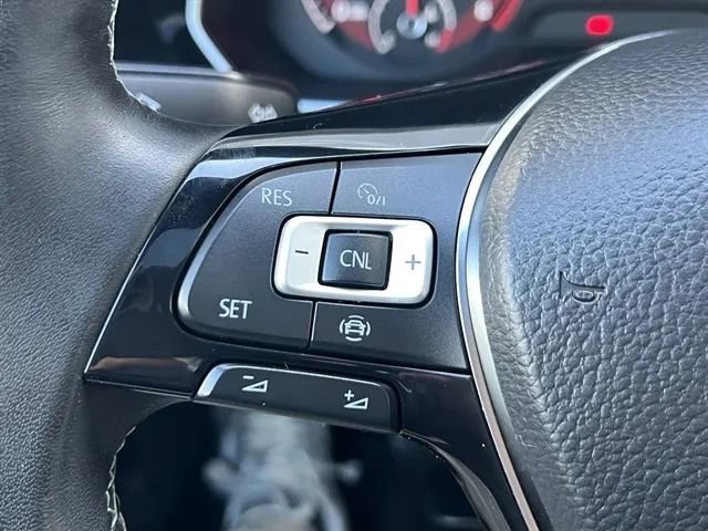Used 2020 Volkswagen Jetta R-Line w/ R-Line Cold Weather Package FWD image 32
