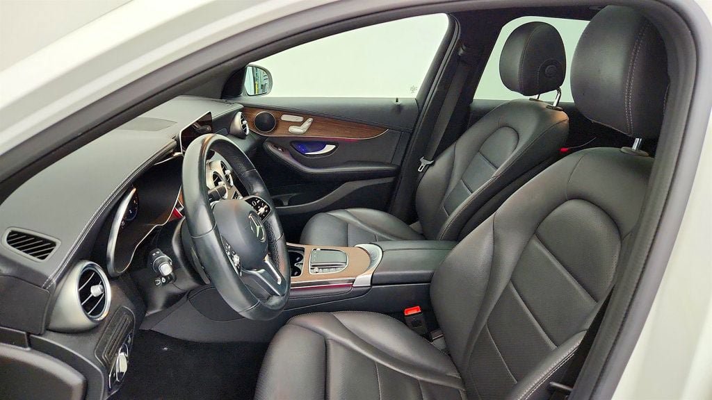 Used 2020 Mercedes-Benz GLC 300 4MATIC image 18