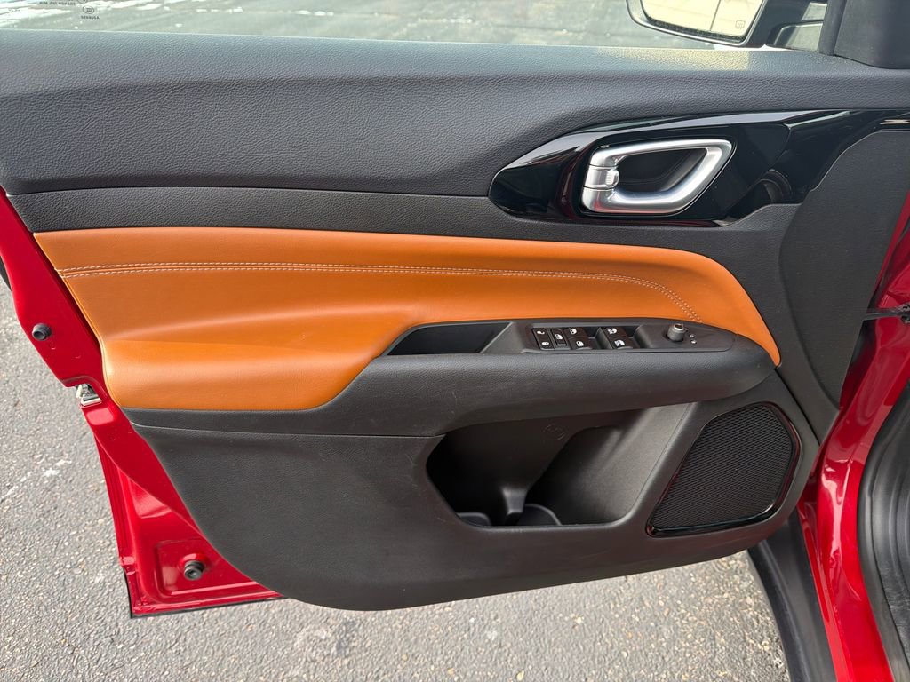 Used 2024 Jeep Compass Limited image 10